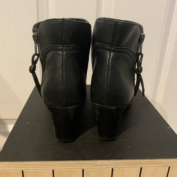 AEROSOLES Black Ankle Boots - Picture 4 of 5